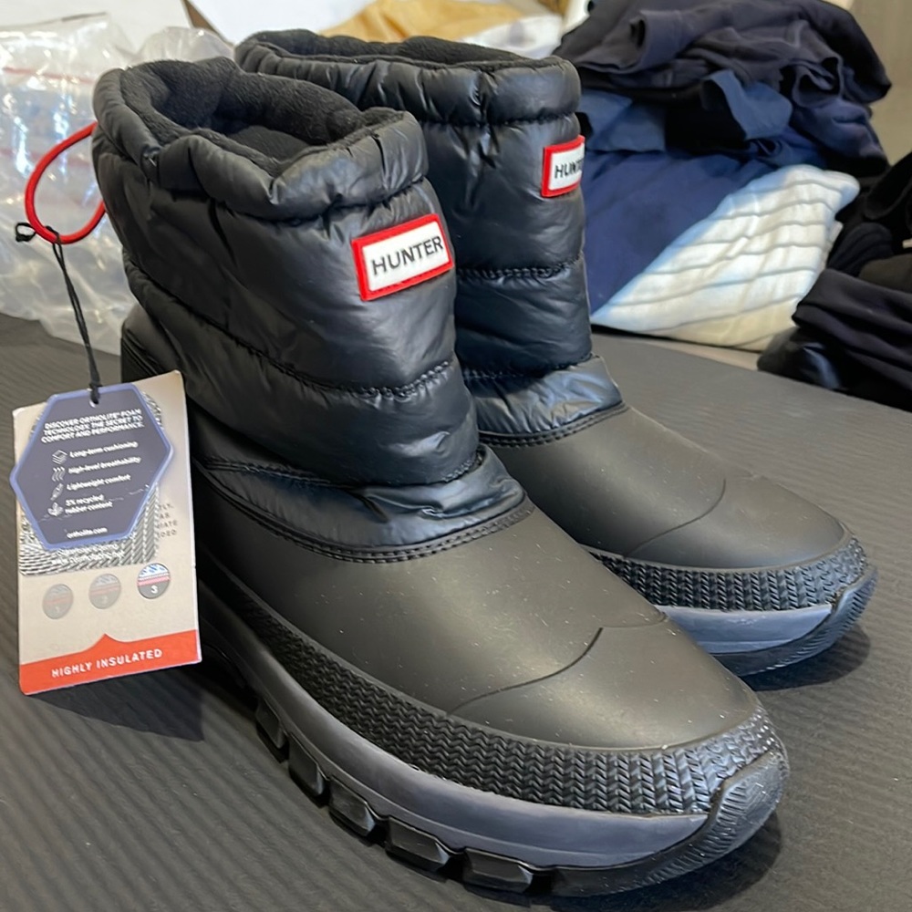ON HOLD Hunter snow boots new us 10 unisex UK 8 Eu 41